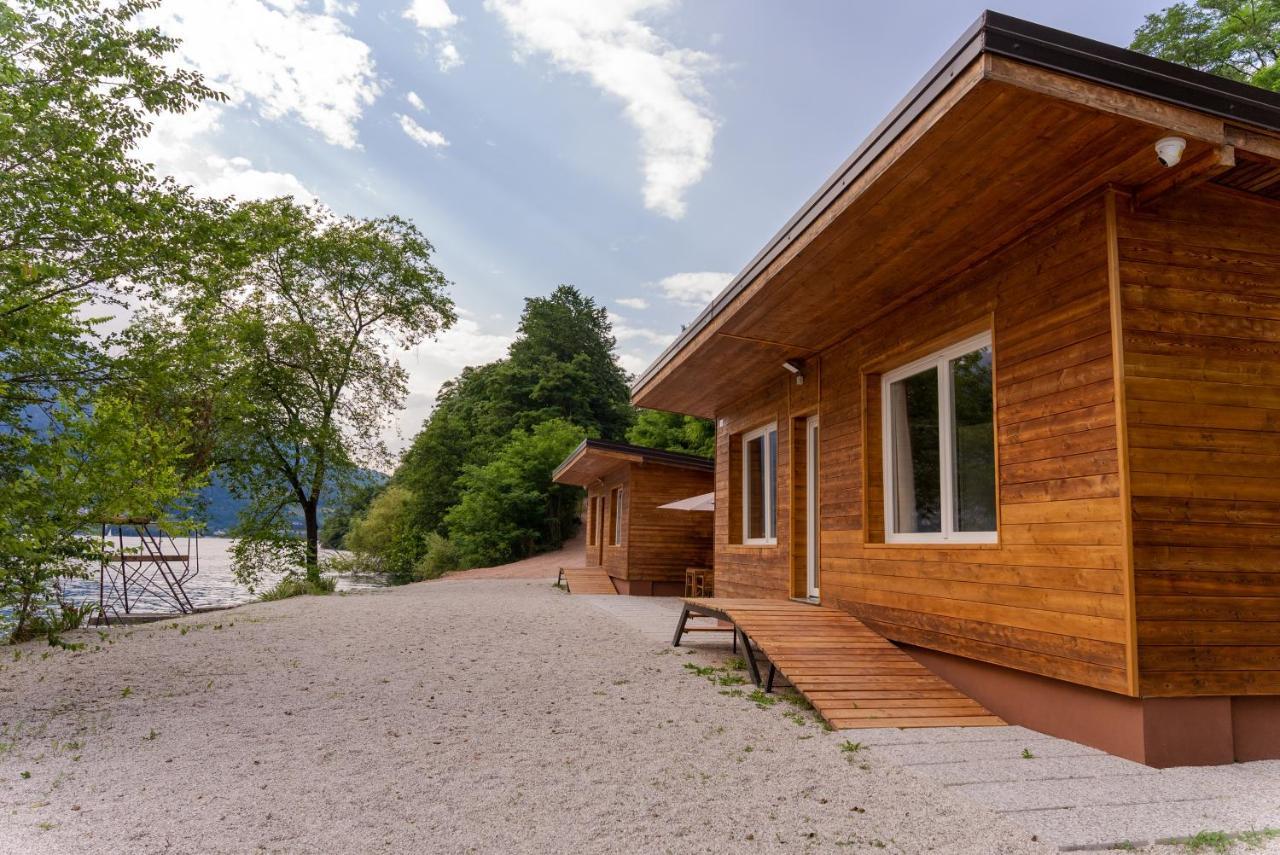 Chalet Alessandrini - Private Lakeside Beach Tenna Eksteriør bilde