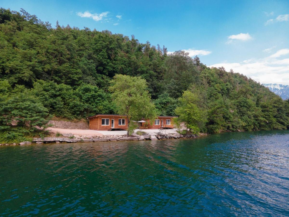 Chalet Alessandrini - Private Lakeside Beach Tenna Eksteriør bilde